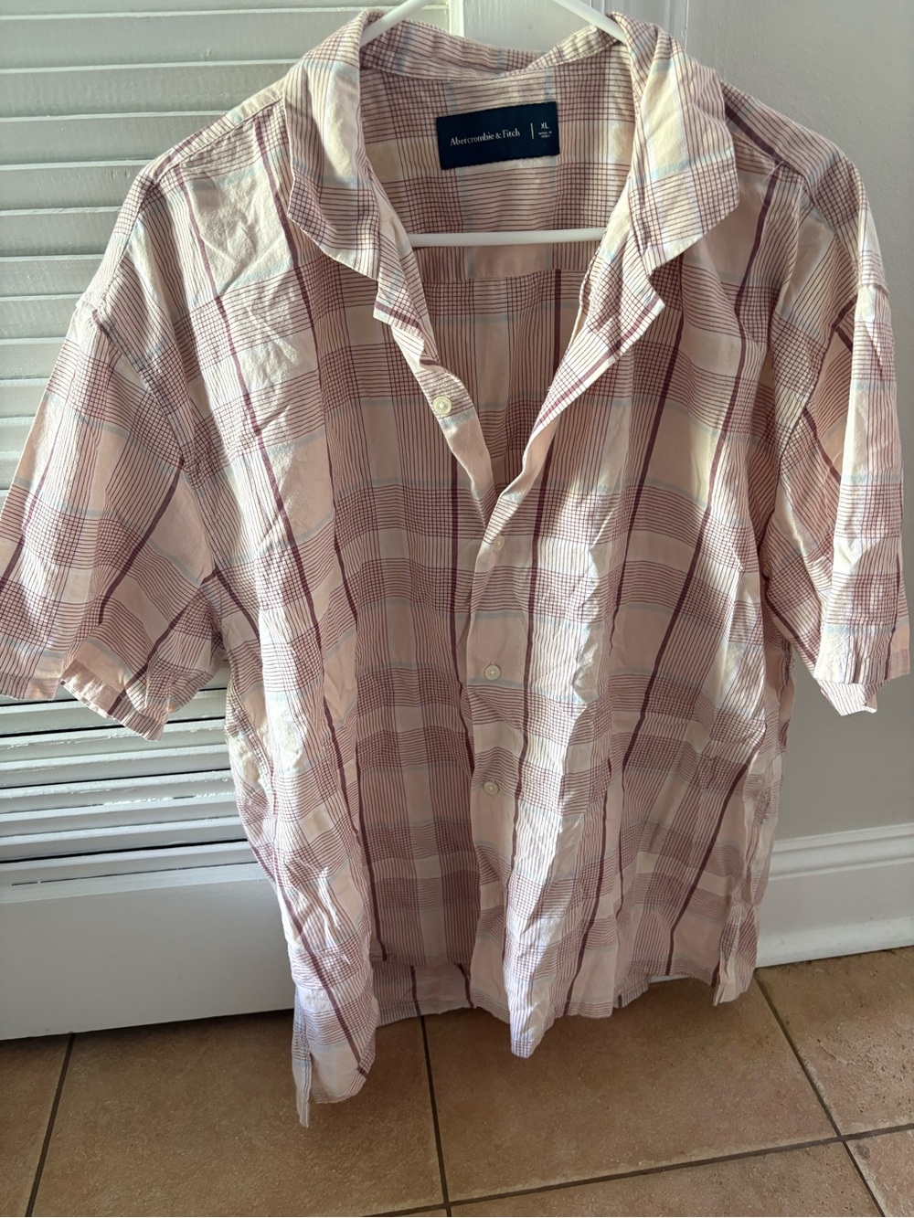 Abercrombie & Fitch Pink and Cream Plaid Button-Up Shirt XL